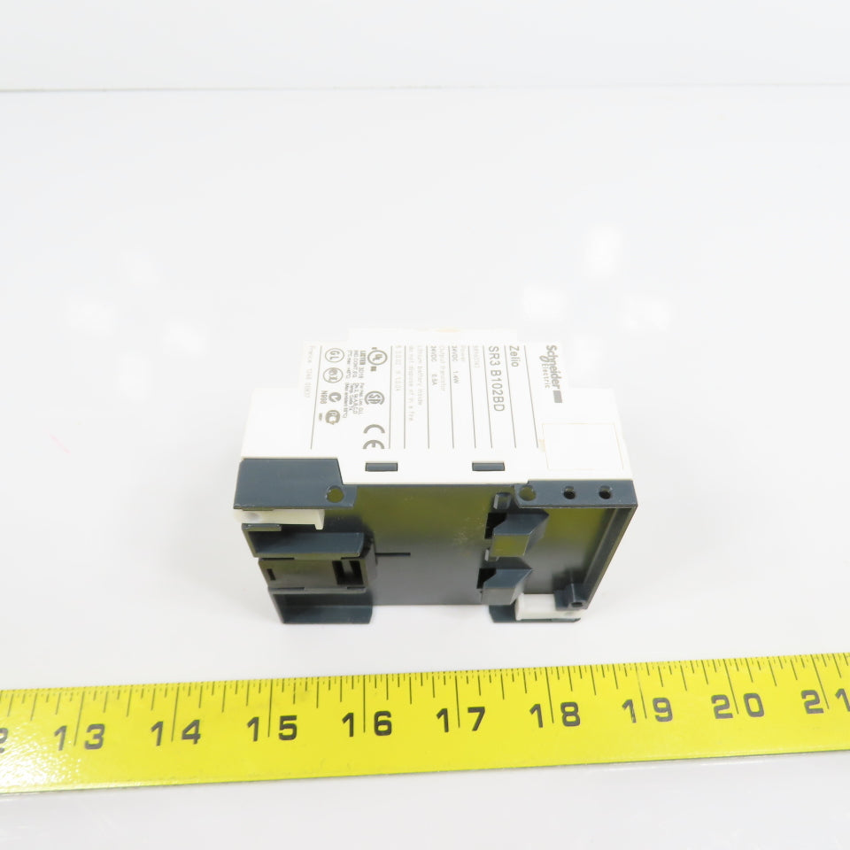 Schneider SR3 B102BD Zelio Logic Smart Relay 24VDC