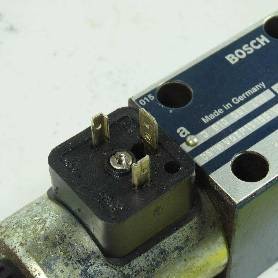 Bosch 0 810 092 109 Directional Hydraulic Control Valve 24VDC Coil 250 Bar 4/3