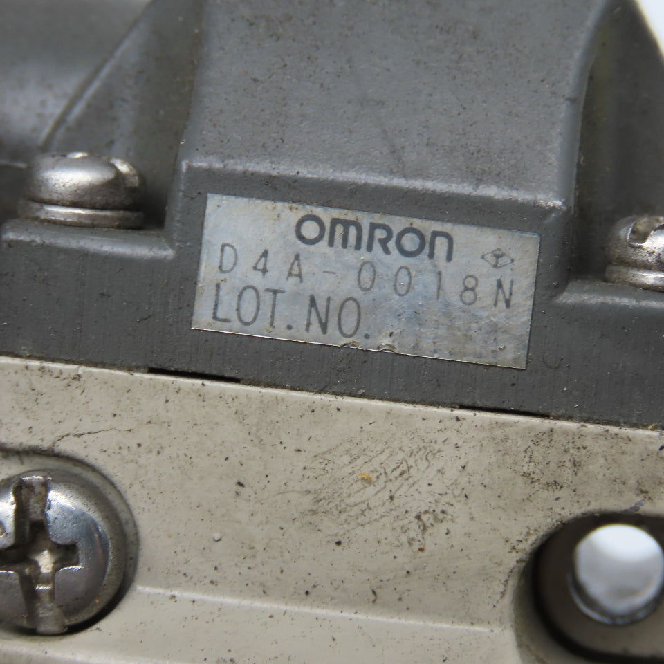 Omron D4A-2918N 600V Cam Roller Limit Switch
