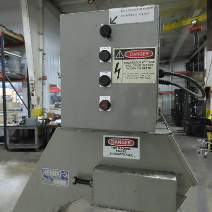 Hennig 11' Incline Chip Conveyor 7-3/4" Belt 5 FPM 45" Disch W/Coolant Recovery