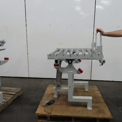 32" x 32" Pneumatic Packaging Case Tiltable Ergonomic Table 45° W/ Rollers