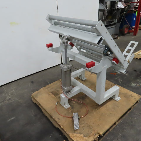 32" x 32" Pneumatic Packaging Case Tiltable Ergonomic Table 45° W/ Rollers