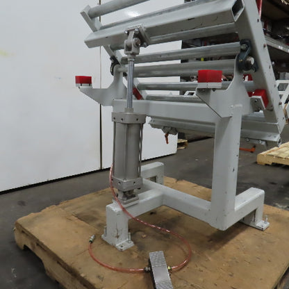 32" x 32" Pneumatic Packaging Case Tiltable Ergonomic Table 45° W/ Rollers