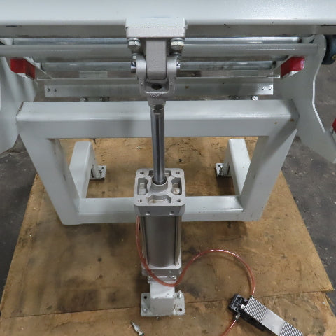 32" x 32" Pneumatic Packaging Case Tiltable Ergonomic Table 45° W/ Rollers