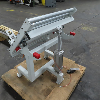 32" x 32" Pneumatic Packaging Case Tiltable Ergonomic Table 45° W/ Rollers
