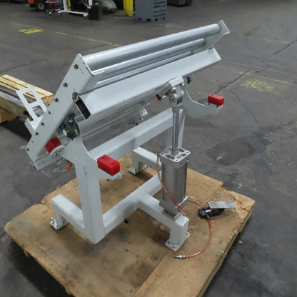 32" x 32" Pneumatic Packaging Case Tiltable Ergonomic Table 45° W/ Rollers