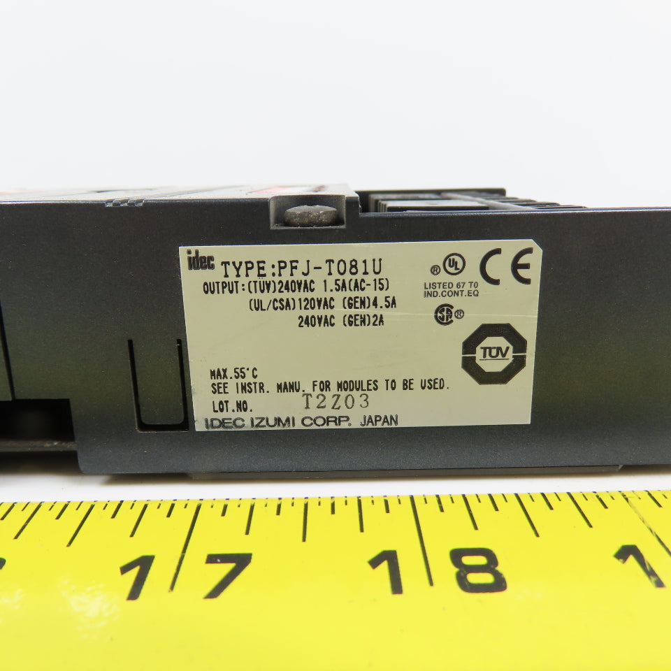 Idec PFJ-T081U 8-Relay Output Module 120/240VAC Output