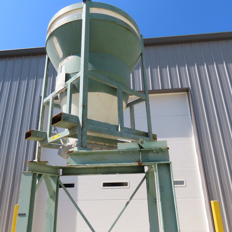 Approx. 900Lbs. Dry Bulk Material Hopper Manual Dispenser Fork Pockets