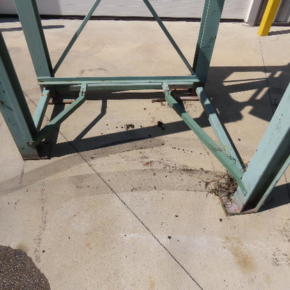 Approx. 900Lbs. Dry Bulk Material Hopper Manual Dispenser Fork Pockets