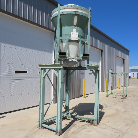 Approx. 900Lbs. Dry Bulk Material Hopper Manual Dispenser Fork Pockets