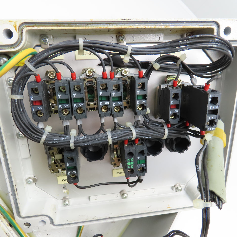 600V Max Operator Control Switch Box E-Stop Selector Switch Keyed Sele ...