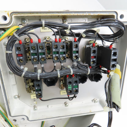 600V Max Operator Control Switch Box E-Stop Selector Switch Keyed Selector