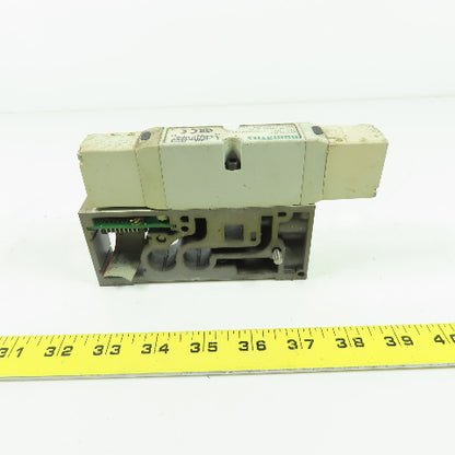 Numatics 122BB400M000061 150PSI 4-Way Solenoid Pneumatic Valve Manifold 24VDC