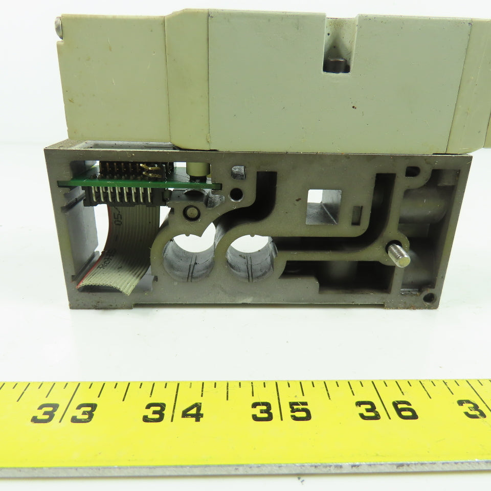 Numatics 122BB400M000061 150PSI 4-Way Solenoid Pneumatic Valve Manifold 24VDC