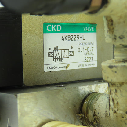 CKD 4KB229-L Pneumatic Solenoid Valve Manifold 24VDC 1/4" NPT