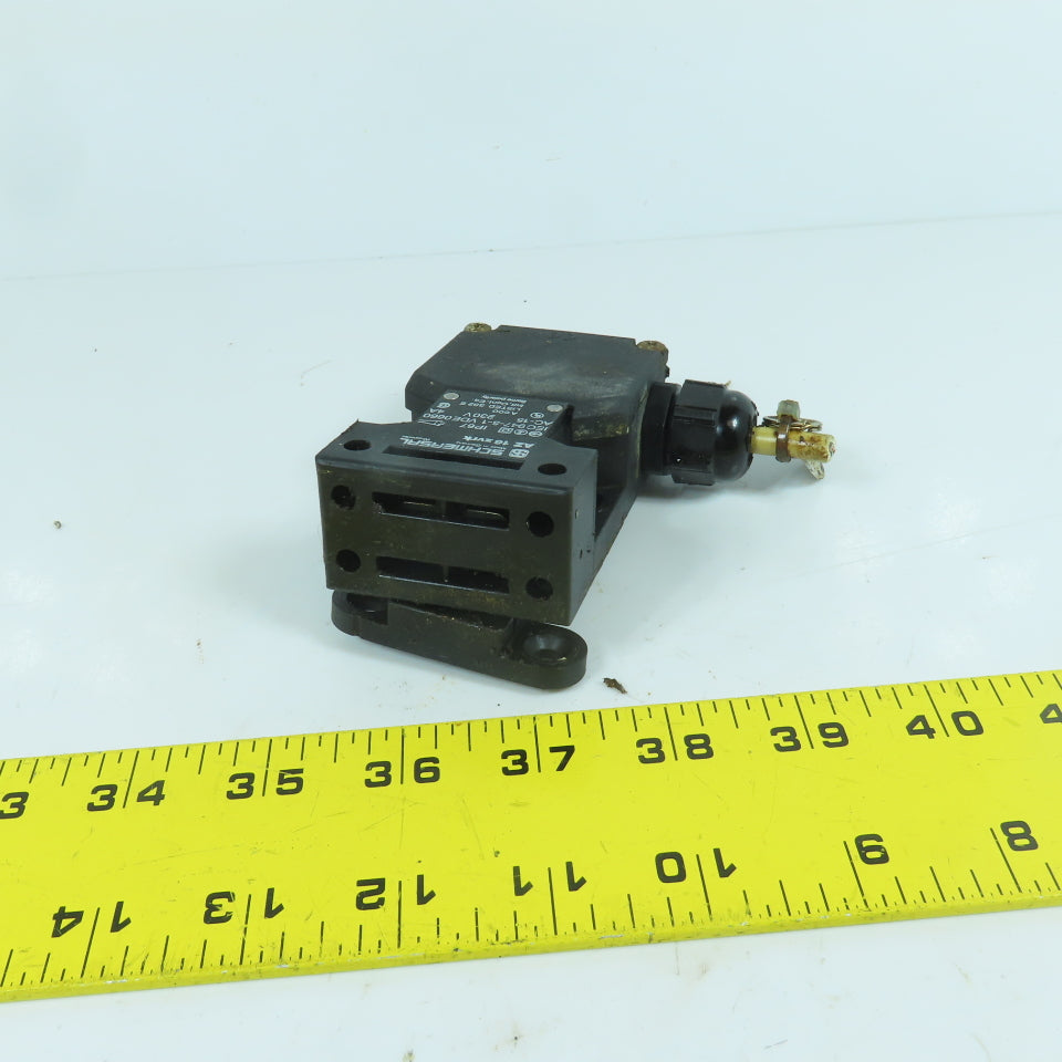 Schmersal AZ 16 zvrk Safety Interlock Switch W/Key 230V (Dirty)