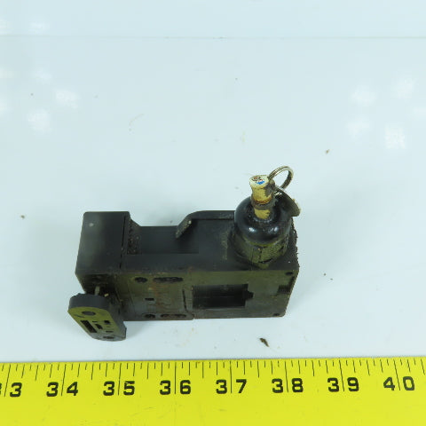 Schmersal AZ 16 zvrk Safety Interlock Switch W/Key 230V (Dirty)