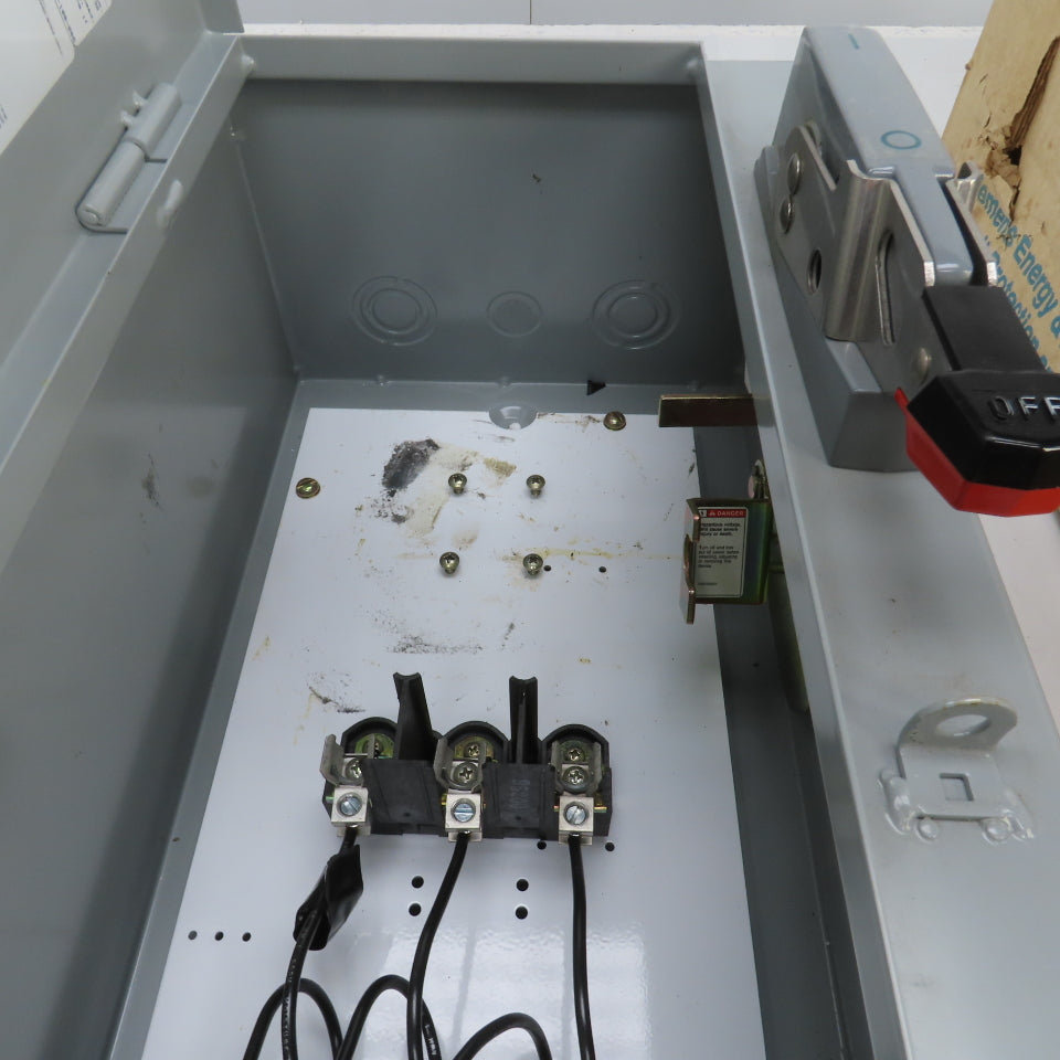 Siemens SCF B10 Size 0 Combination Motor Starter 3-5HP 18A 600VAC(Needs Repair)