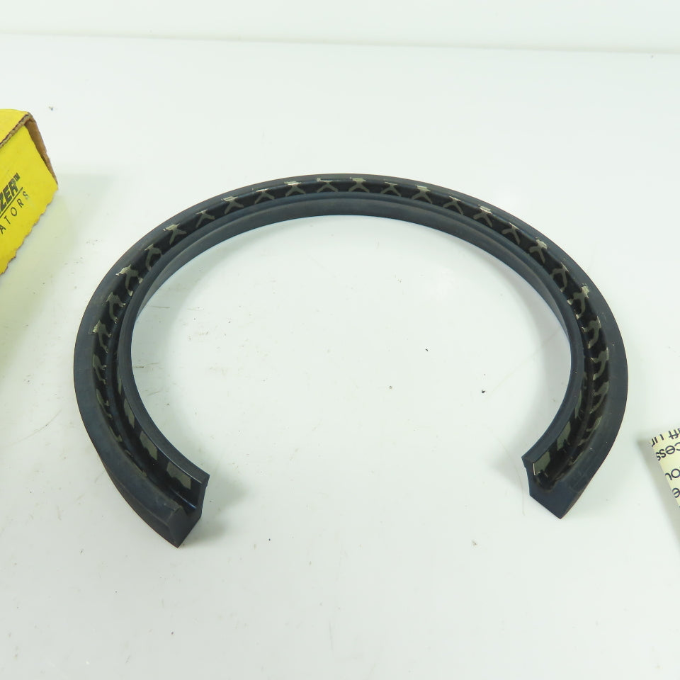 Garlock Klozure 25003-9190 Oil Seal Model 23 23x9190