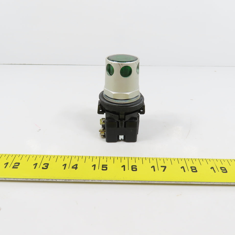 Cutler Hammer 28-6731 Illuminated Green Momentary Contact Push Button Switch HT8