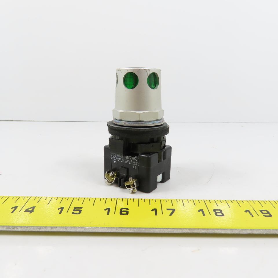 Cutler Hammer 28-6731 Illuminated Green Momentary Contact Push Button Switch HT8