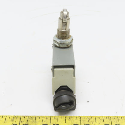 AZ-7311 Proximity Switch 250V Roller Plunger