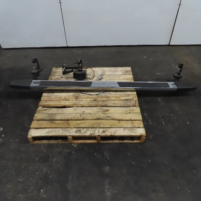 Chevy Silverado Sierra 84676693 Crew Cab 6-Inch Rectangular Assist Steps Chrome