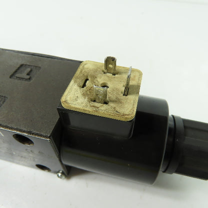 Nachi SA-G01-C5-C1-31 Hydraulic Directional Control Solenoid Valve 110VAC Coil