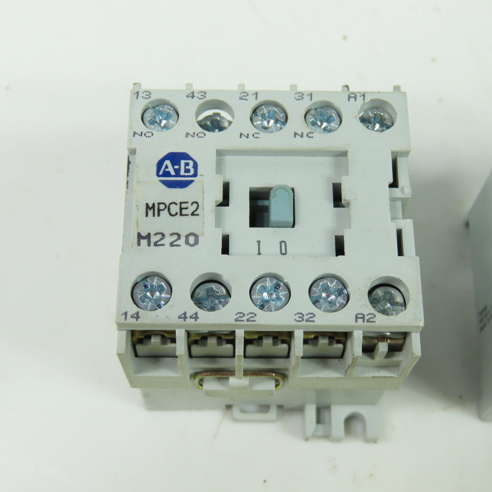 Allen Bradley 700DC-MB220* Ser A Control Relay 300VAC Max 24VDC Lot Of 5