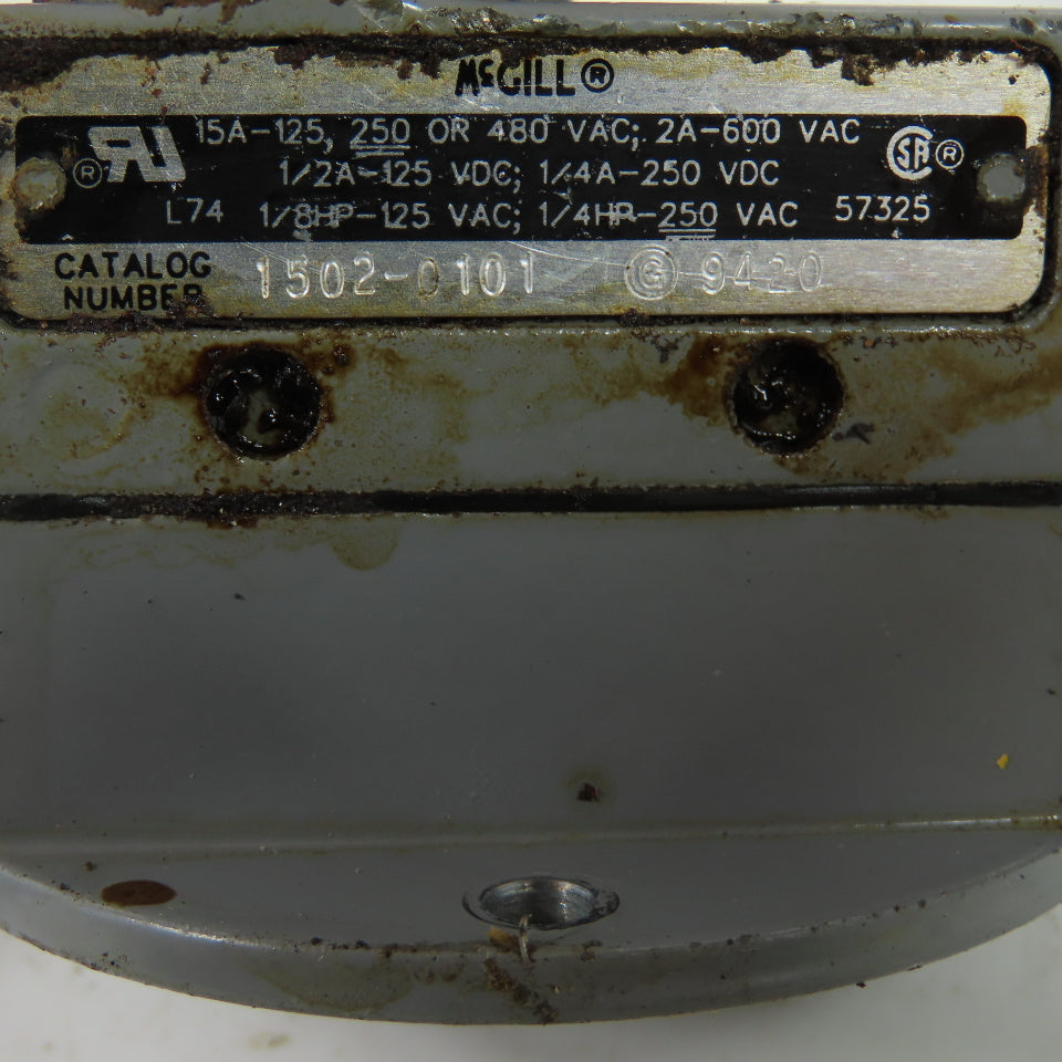 McGill 1502-0101 600VAC Plunger Limit Switch 15A Lot Of 2