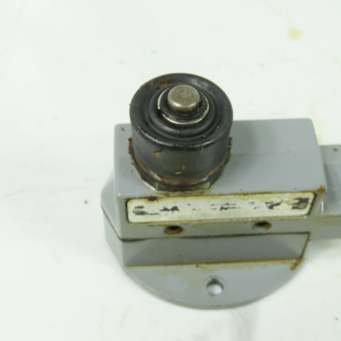 McGill 1502-0101 600VAC Plunger Limit Switch 15A Lot Of 2