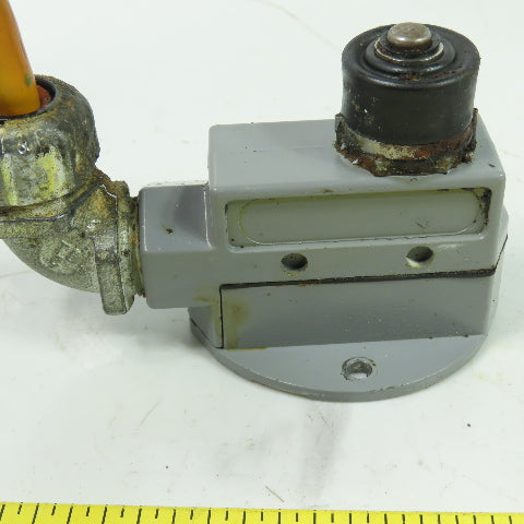 McGill 1502-0101 600VAC Plunger Limit Switch 15A Lot Of 2