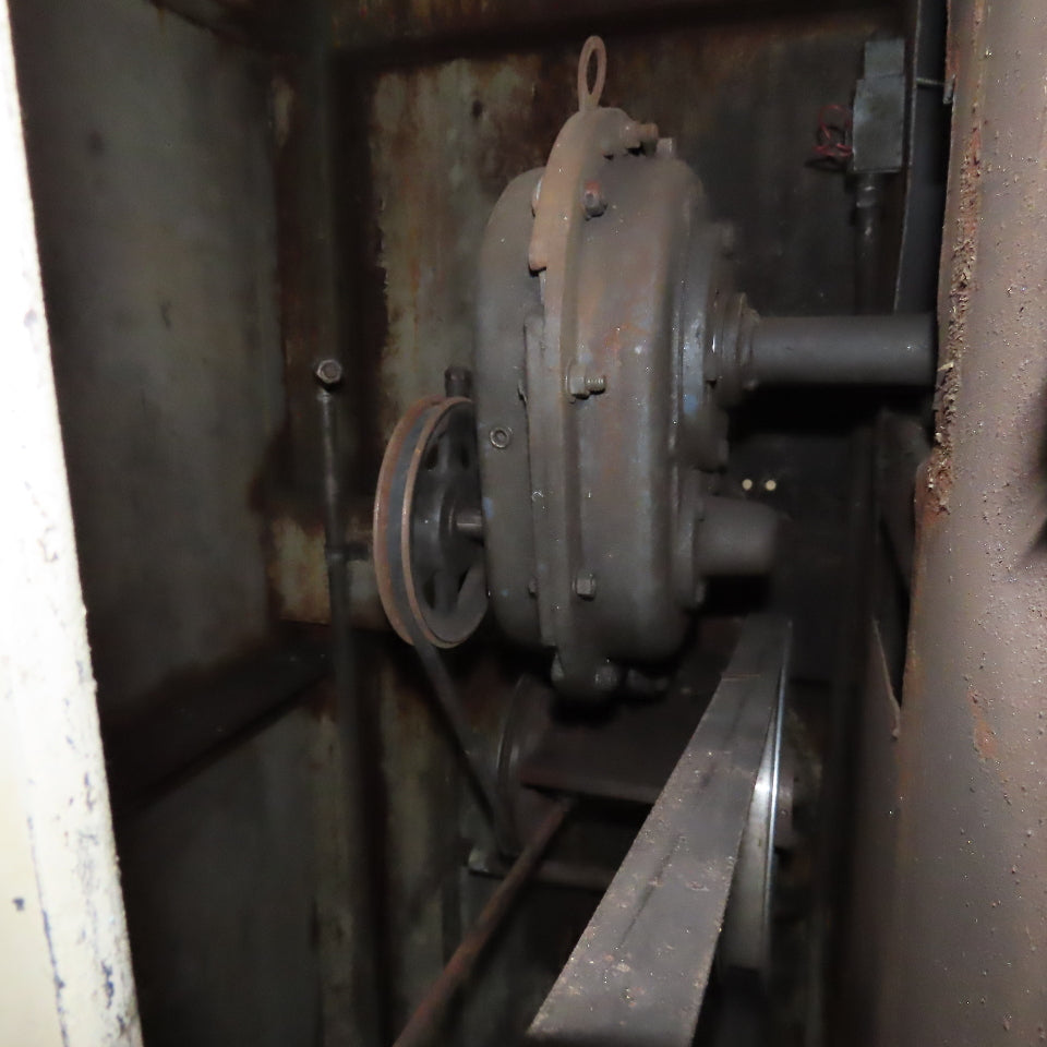 Rampe V8-C2-RRSP Wet Media Finishing Tumbler W/ Vibratory Offloading Conveyor