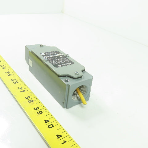 Allen Bradley 802T-WST Ser 1 Limit Switch 600VAC