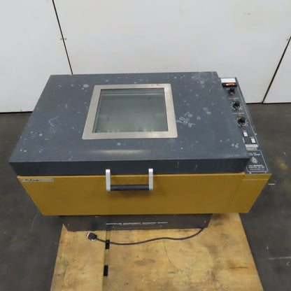 New Brunswick Scientific G-25 Laboratory Shaker Incubator 110V 1Ph