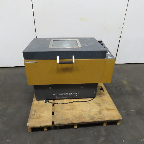 New Brunswick Scientific G-25 Laboratory Shaker Incubator 110V 1Ph