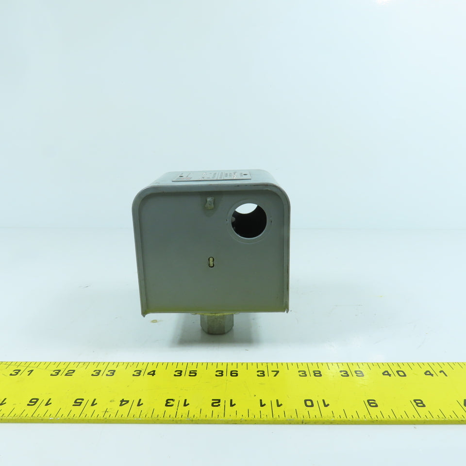 Cutler Hammer 10007H33B 5-200PSI Pressure Switch 600VAC 175 On/ 145 Off