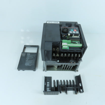 Mitsubishi FR-E740-040-NA E700 1.5kW 2HP VFD Inverter Drive 380-480V 3PH 4.0A