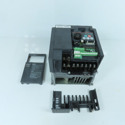 Mitsubishi FR-E740-040-NA E700 1.5kW 2HP VFD Inverter Drive 380-480V 3PH 4.0A