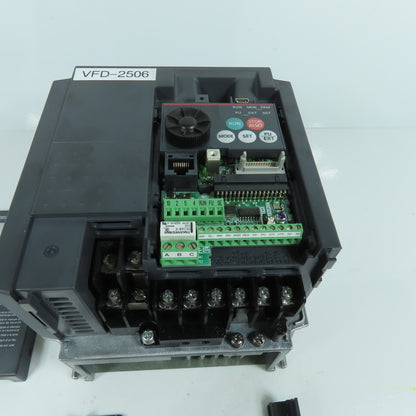 Mitsubishi FR-E740-040-NA E700 1.5kW 2HP VFD Inverter Drive 380-480V 3PH 4.0A
