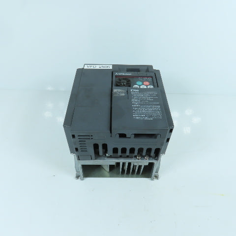 Mitsubishi FR-E740-040-NA E700 1.5kW 2HP VFD Inverter Drive 380-480V 3PH 4.0A
