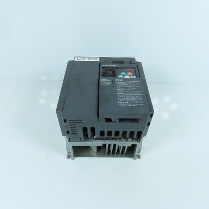 Mitsubishi FR-E740-040-NA E700 1.5kW 2HP VFD Inverter Drive 380-480V 3PH 4.0A