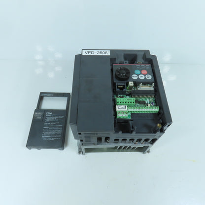 Mitsubishi FR-E740-040-NA E700 1.5kW 2HP VFD Inverter Drive 380-480V 3PH 4.0A
