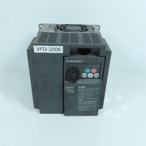 Mitsubishi FR-E740-040-NA E700 1.5kW 2HP VFD Inverter Drive 380-480V 3PH 4.0A