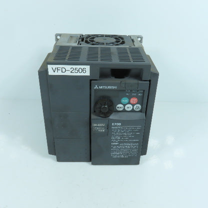 Mitsubishi FR-E740-040-NA E700 1.5kW 2HP VFD Inverter Drive 380-480V 3PH 4.0A