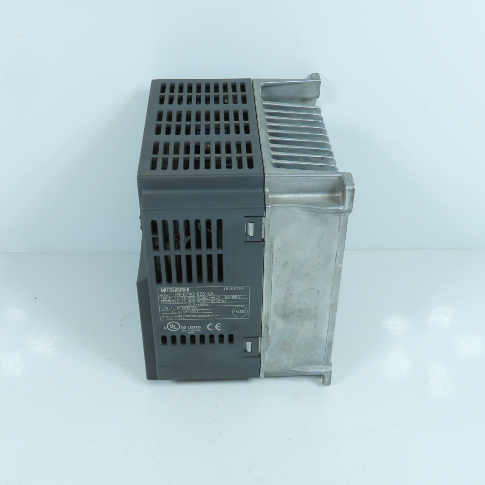 Mitsubishi FR-E740-026-NA E700 0.75kW 1HP VFD Inverter Drive 380-480V 3PH 2.6A