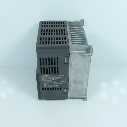 Mitsubishi FR-E740-026-NA E700 0.75kW 1HP VFD Inverter Drive 380-480V 3PH 2.6A