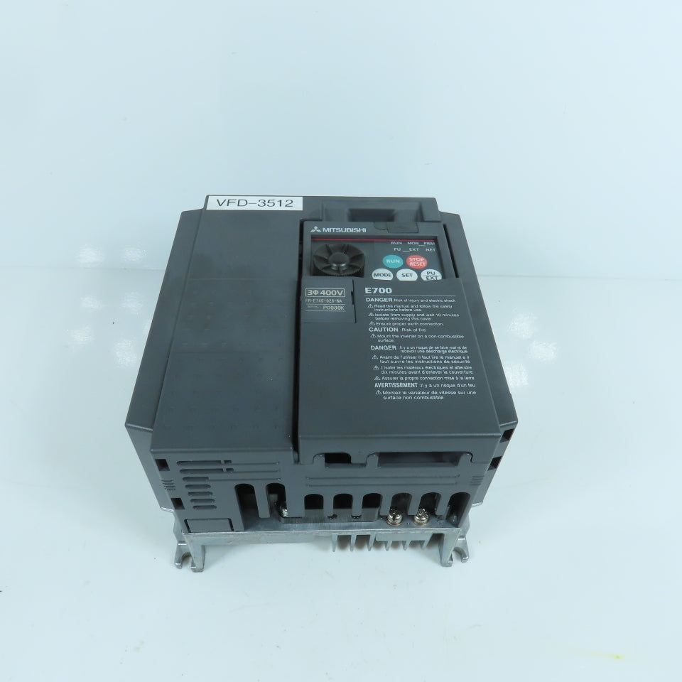 Mitsubishi FR-E740-026-NA E700 0.75kW 1HP VFD Inverter Drive 380-480V 3PH 2.6A