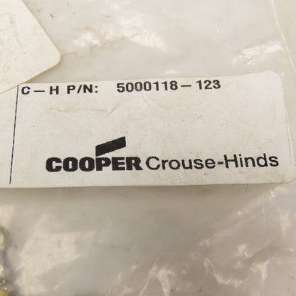 Crouse Hinds Cooper 5000118-123 300V 3A Safety Plug M12