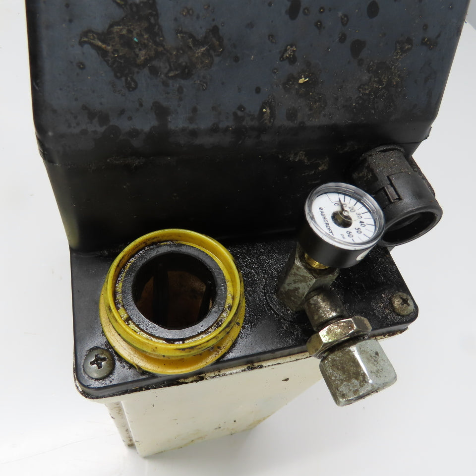 ILC CME Lubrication Pump Nylon Tank 6 Liter 115/230V 0.75A 50/60Hz